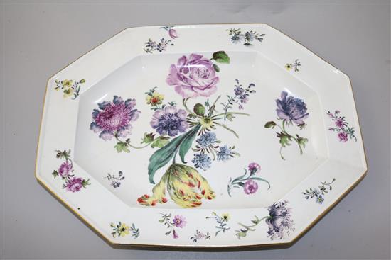 An 18th century English porcelain octagonal dish, 39.5 x 29.5cm